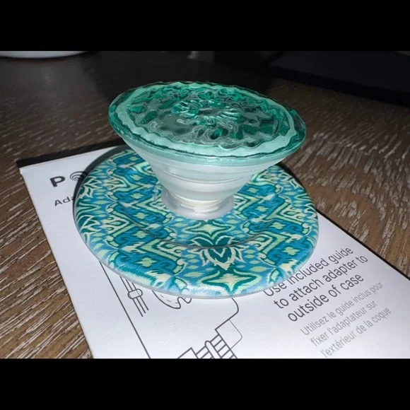 WHITE LOTUS Popsocket MagSafe Popgrip - Picture 3 of 6